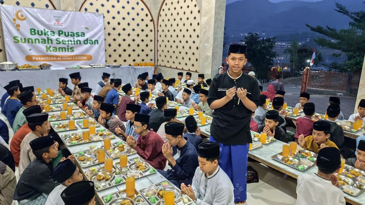 Buka Puasa Sunnah Senin & Kamis